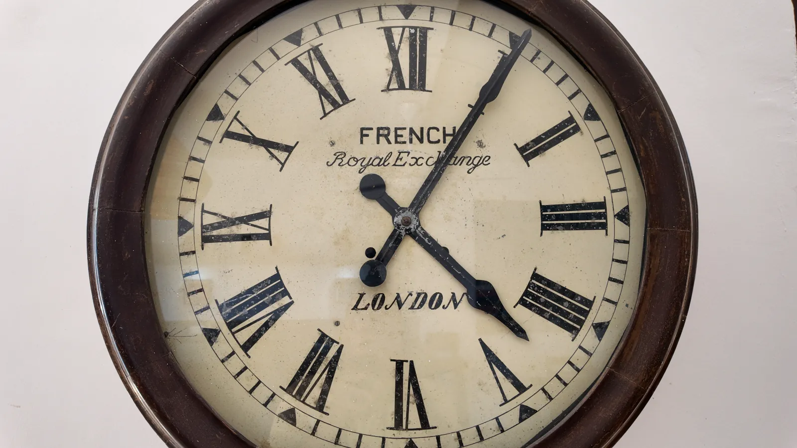 Khole Villa wooden wall clock with Roman numerals